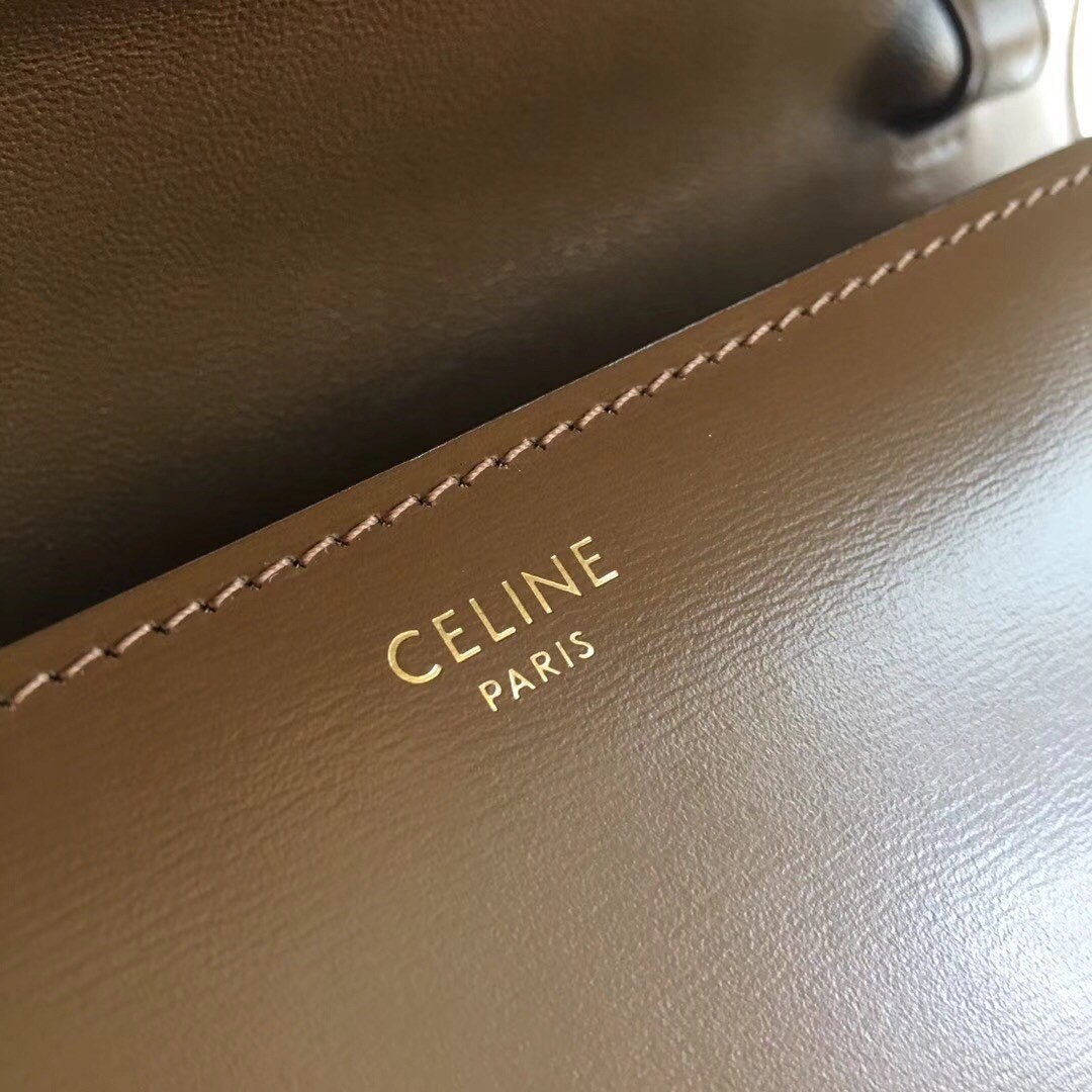 [CELINE-셀린느]  셀린느 박스 카프스킨 틴 클래식백 카멜