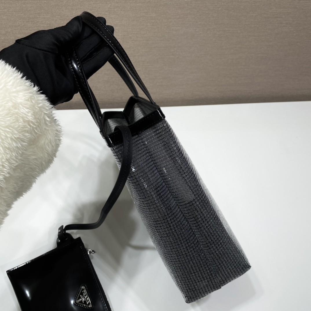 프라다 시퀸 메쉬 토트백