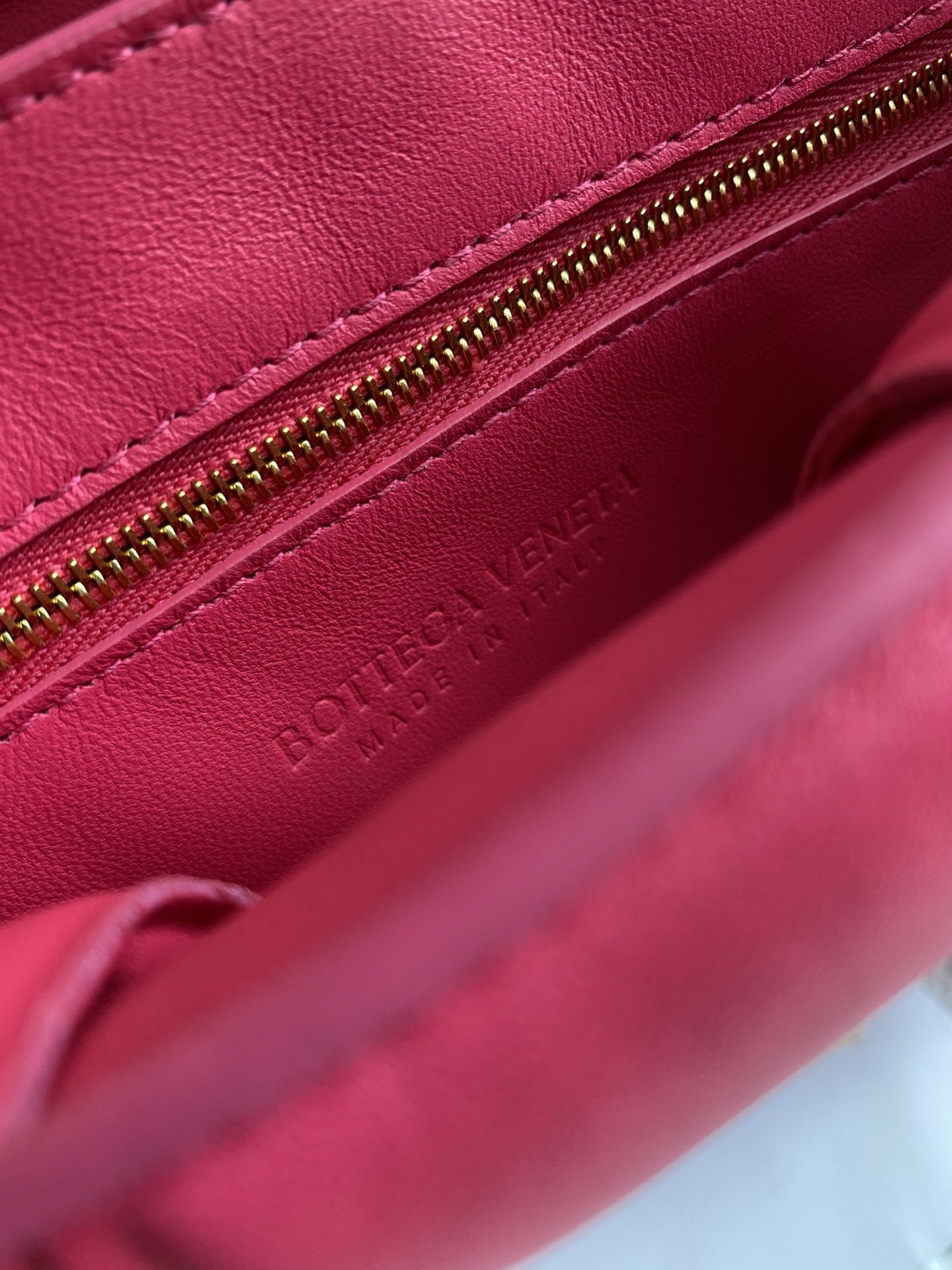 보테가베네타 숄더백