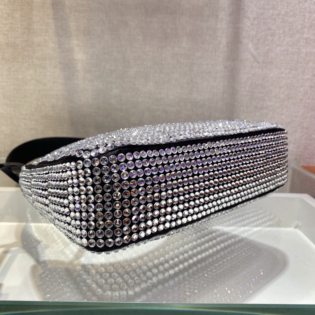 프라다 리에디션 테수토 크리스탈 호보백