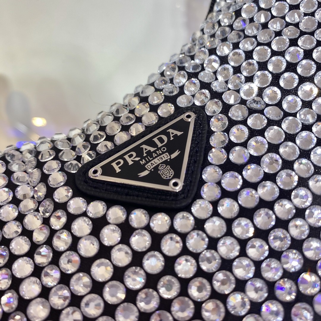 프라다 리에디션 테수토 크리스탈 호보백