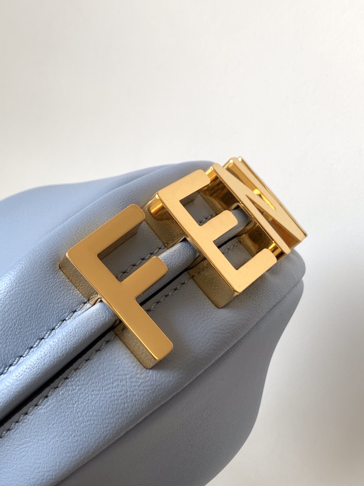 펜디 FENDI graphy 그라피 나노 호보 백