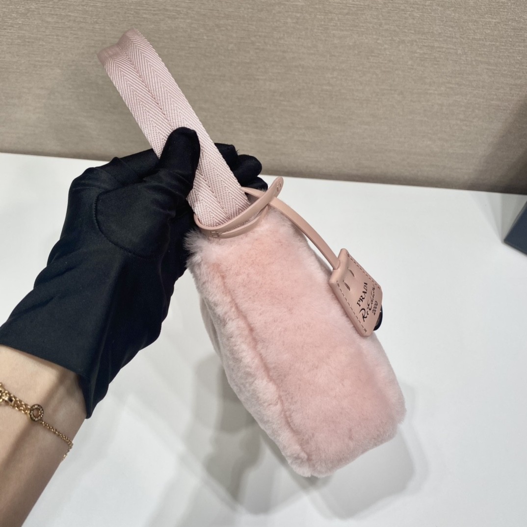 프라다 리에디션 호보백