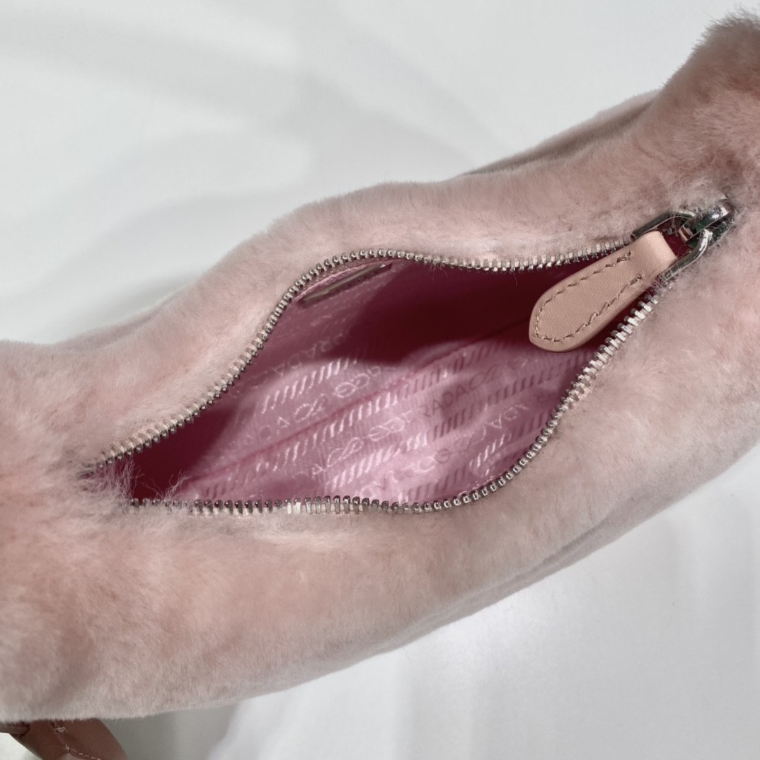 프라다 리에디션 호보백