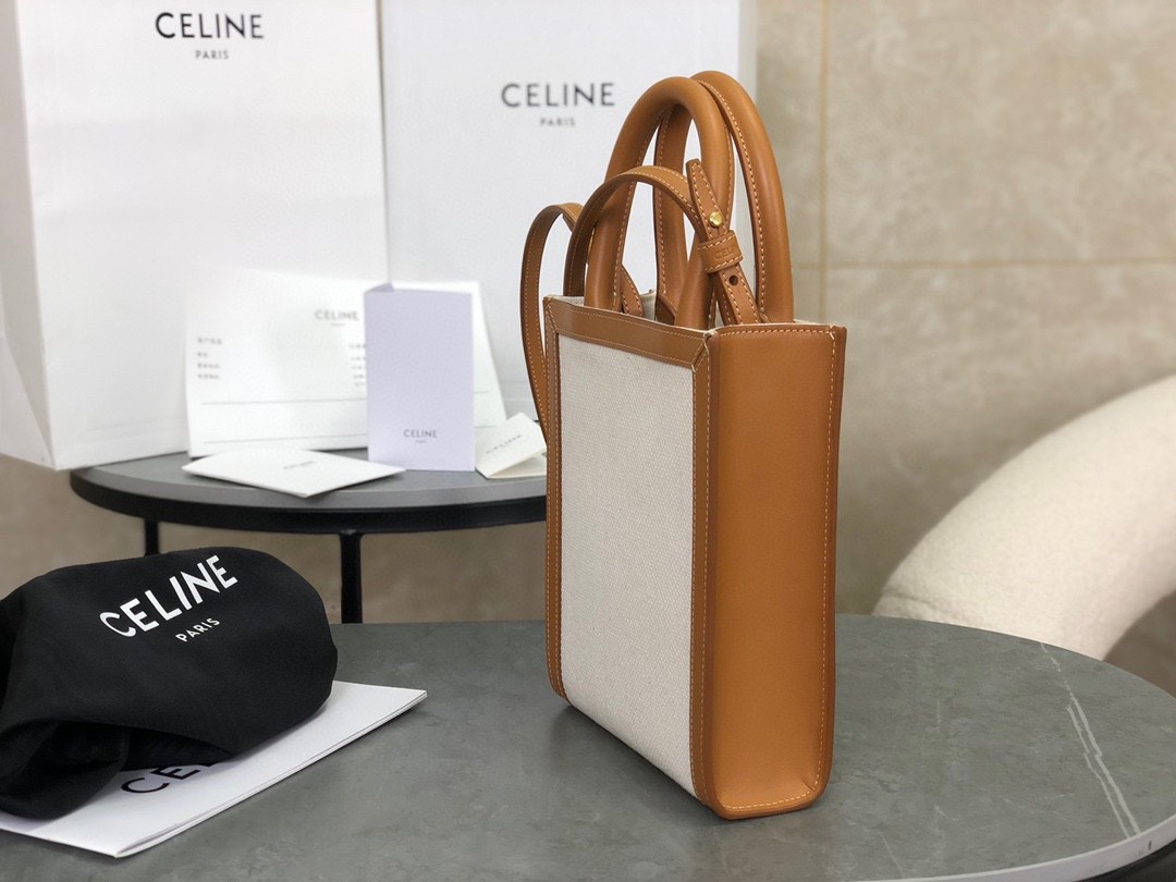 [CELINE-셀린느] 미니 버티컬 카바스 - CELINE 프린트 트리옹프 캔버스 & 카프스킨 [백경]