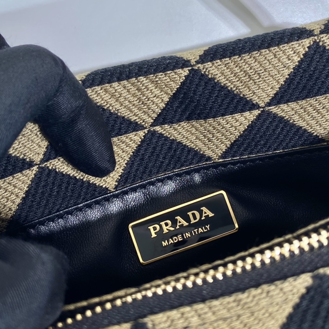 프라다 PRADA 스몰 자수 패브릭 숄더백