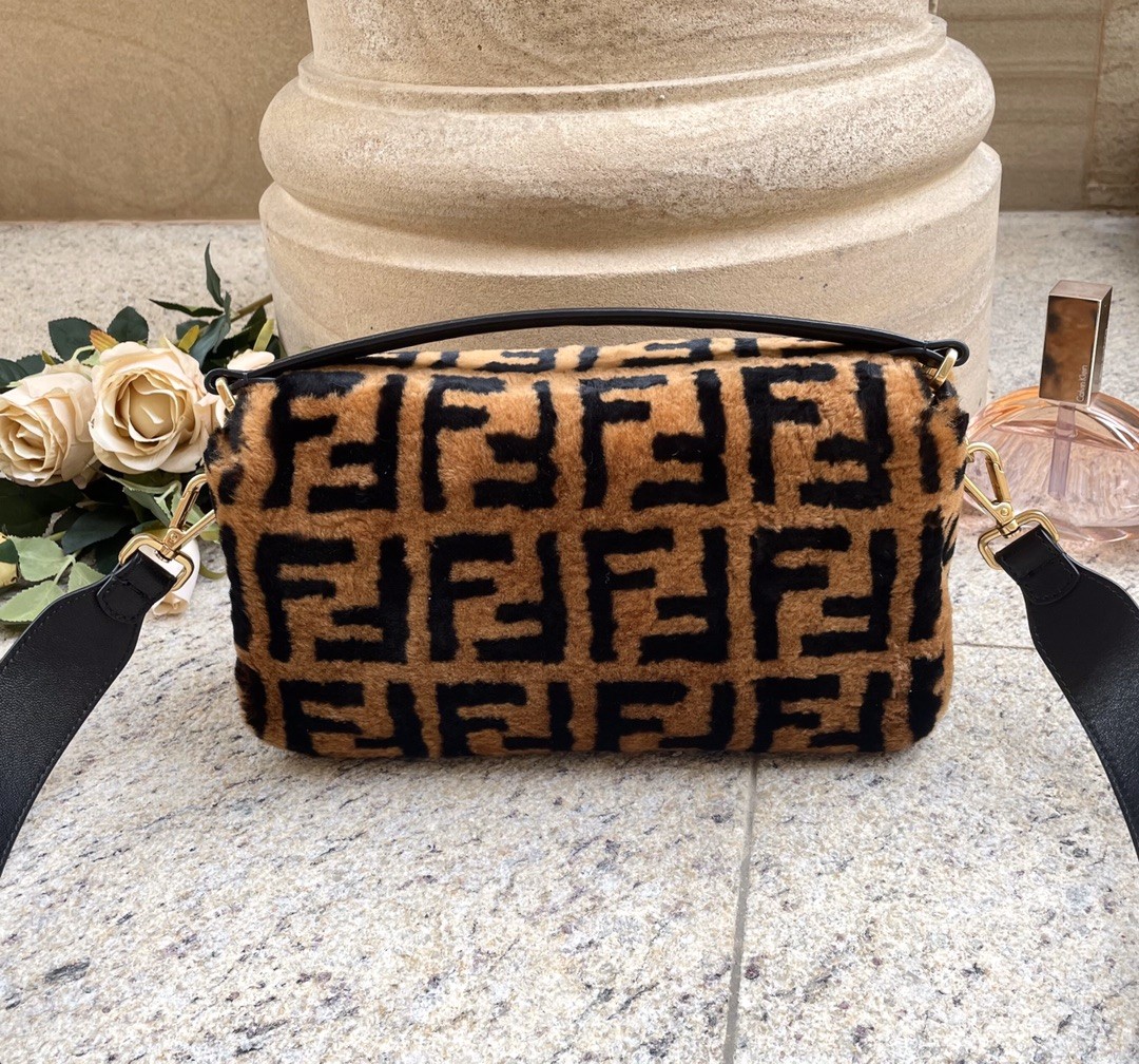 펜디 FENDI 바게트 숄더 백