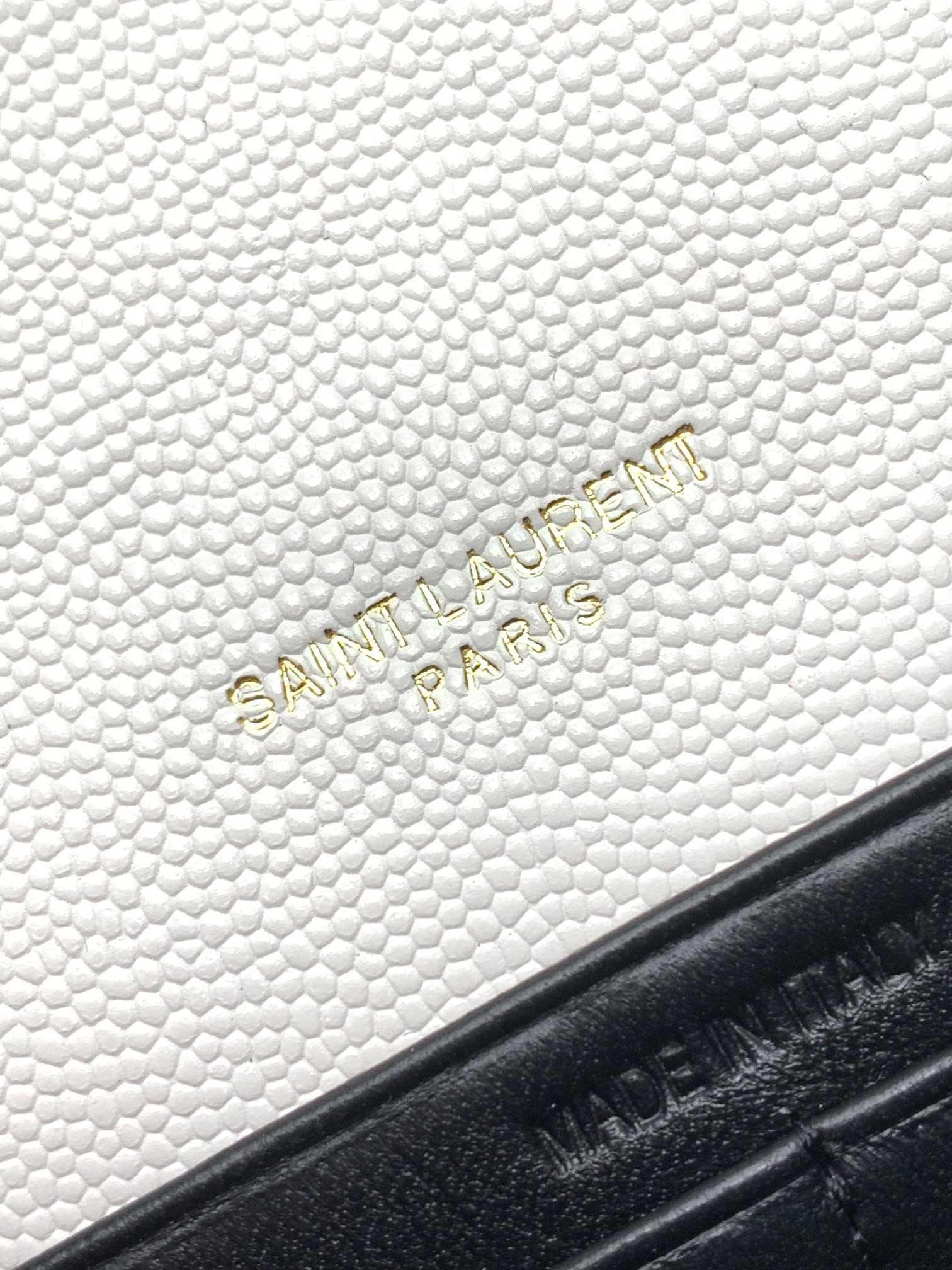 세인트로랑 엔벨로프 체인 크로스백 화이트 금장 (19cm)