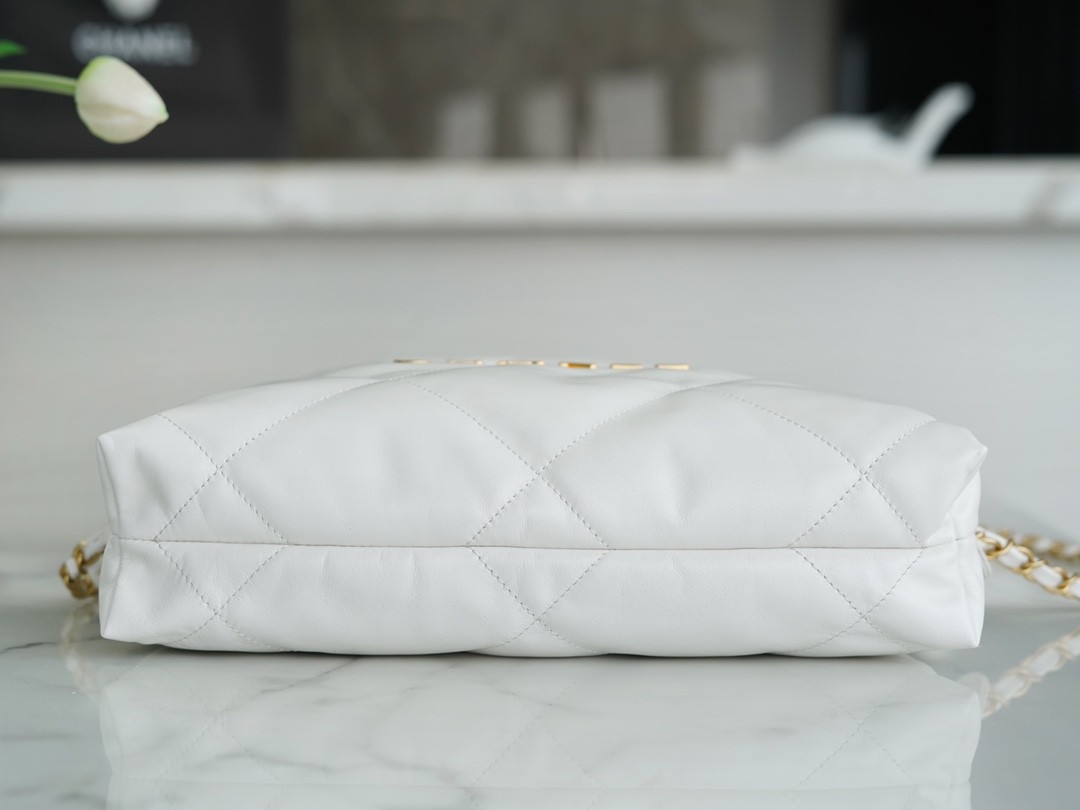 샤넬 22백팩 스몰 금장 (팬더샵)