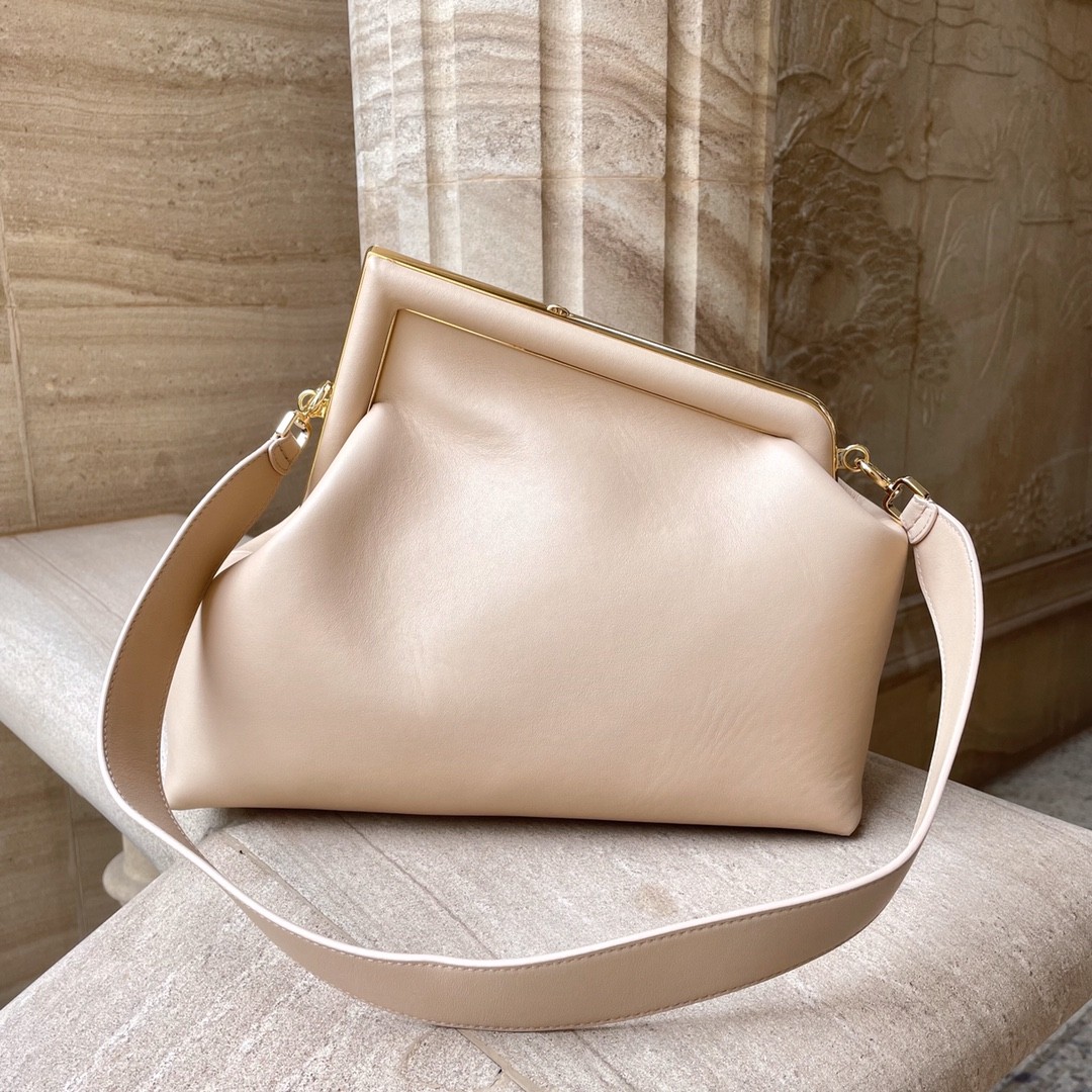 펜디 퍼스트 숄더백