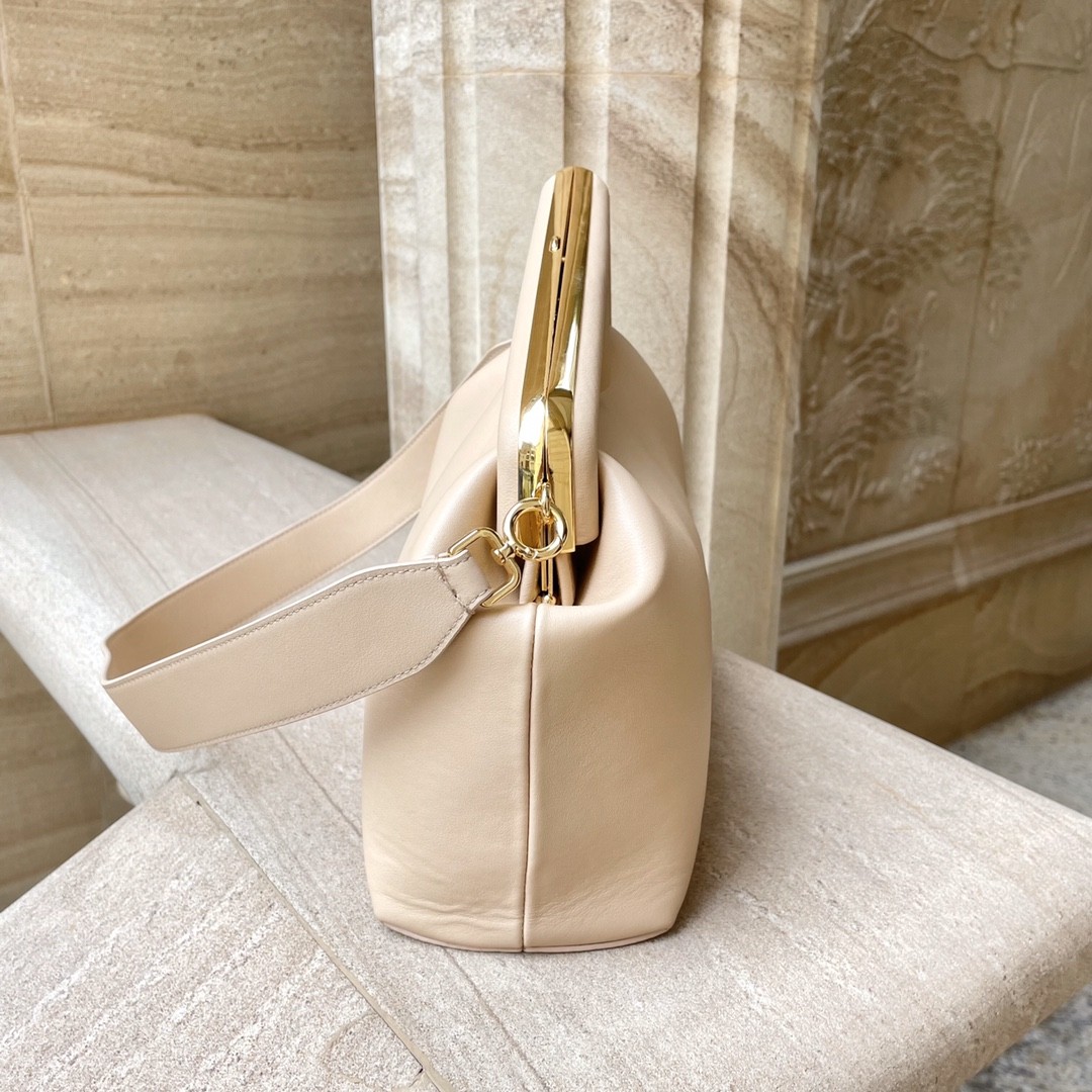 펜디 퍼스트 숄더백