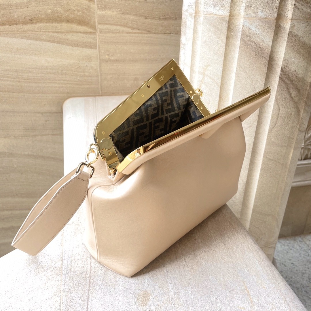 펜디 퍼스트 숄더백