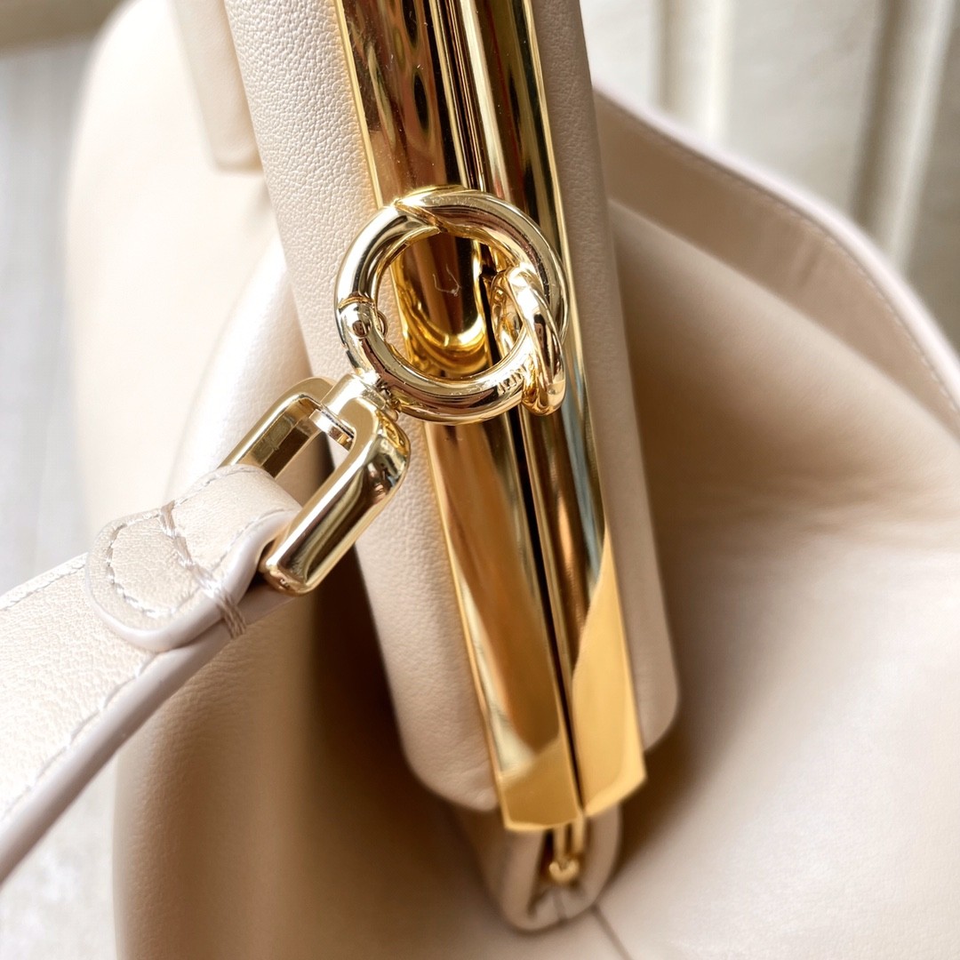 펜디 퍼스트 숄더백