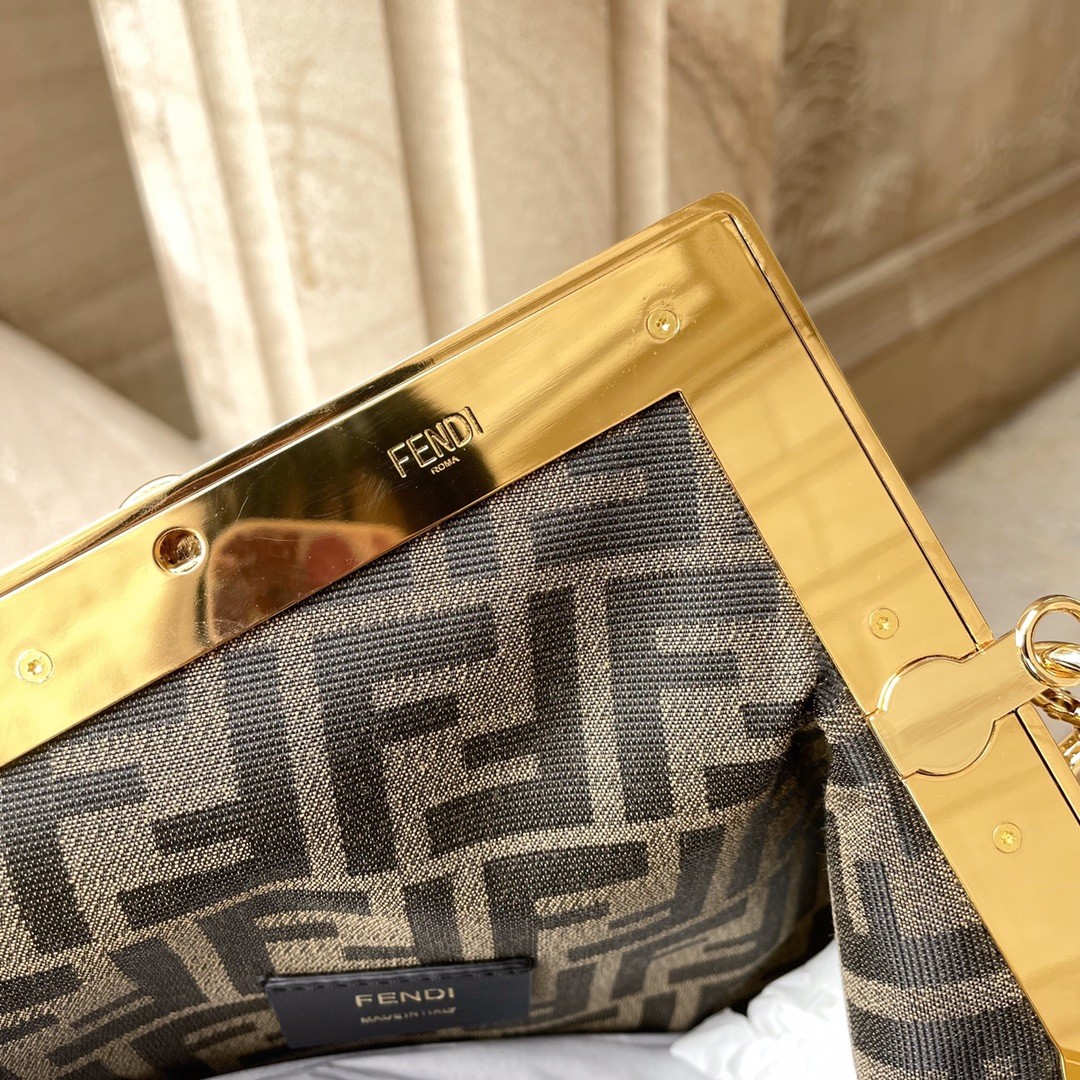 펜디 퍼스트 숄더백