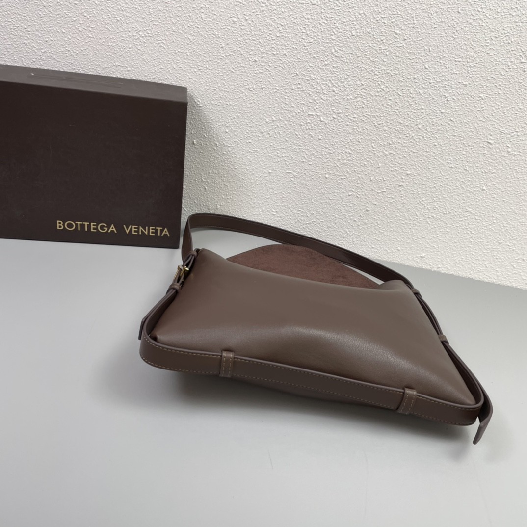 보테가베네타 숄더백