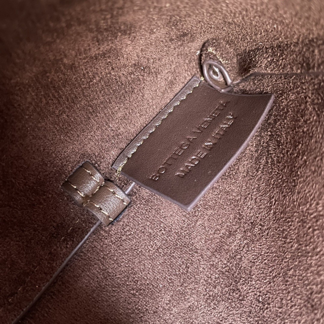 보테가베네타 숄더백