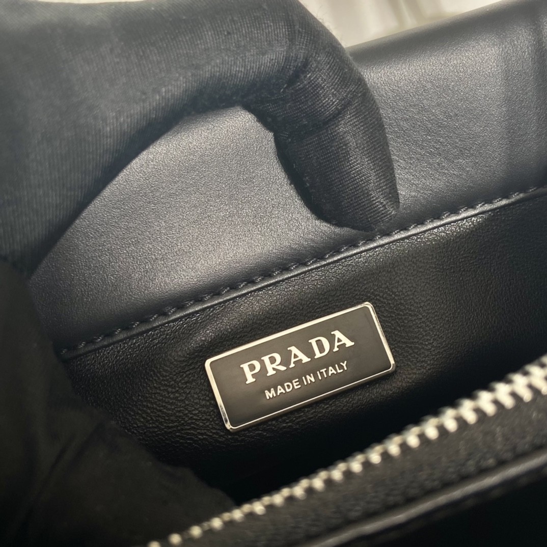 프라다 PRADA 스몰 가죽 숄더 백