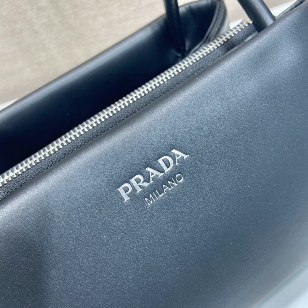 프라다 PRADA 스몰 가죽 숄더 백