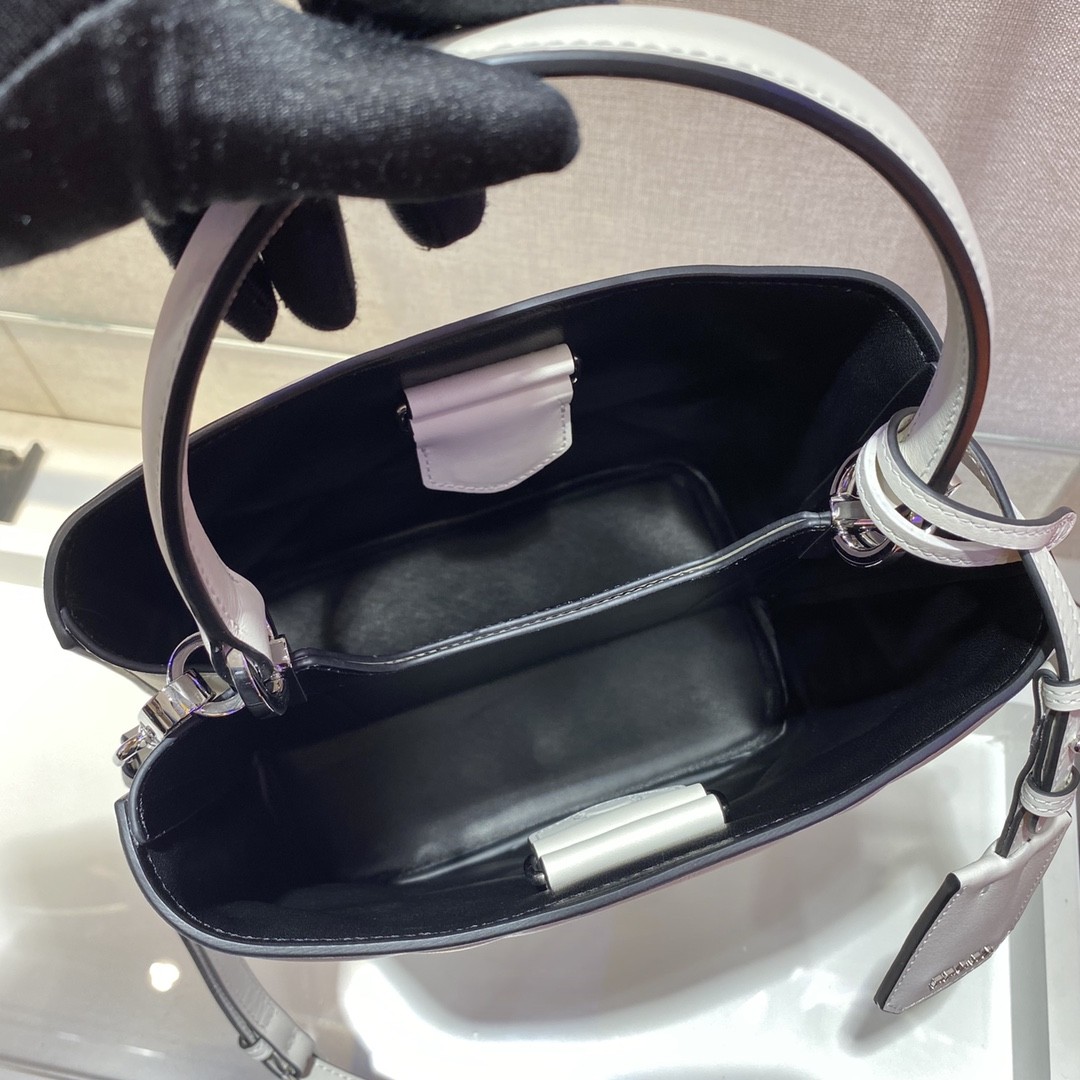 프라다 스펙트럼 토트백