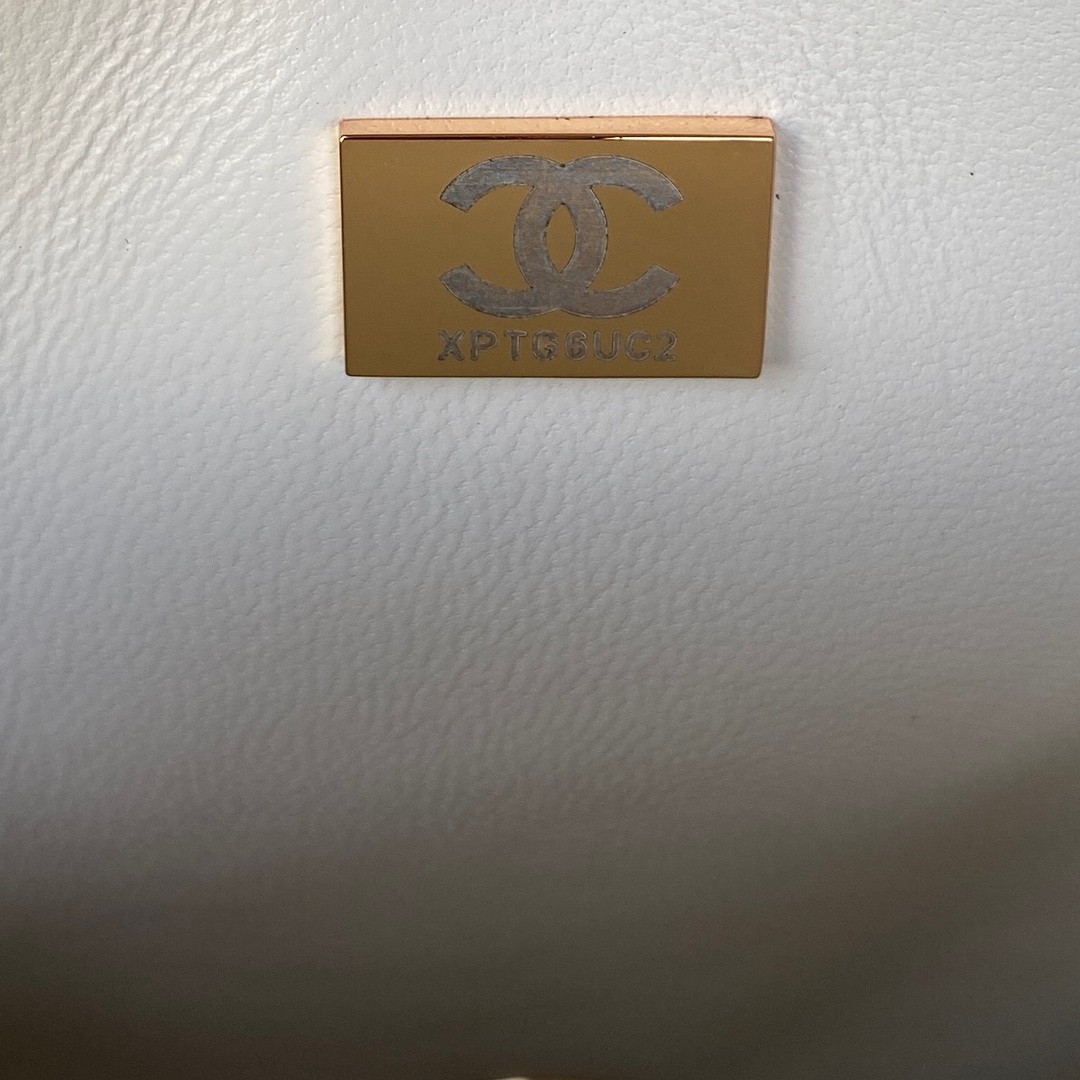 샤넬 CC 램스킨 플랩백 금장 미듐 (화이트)