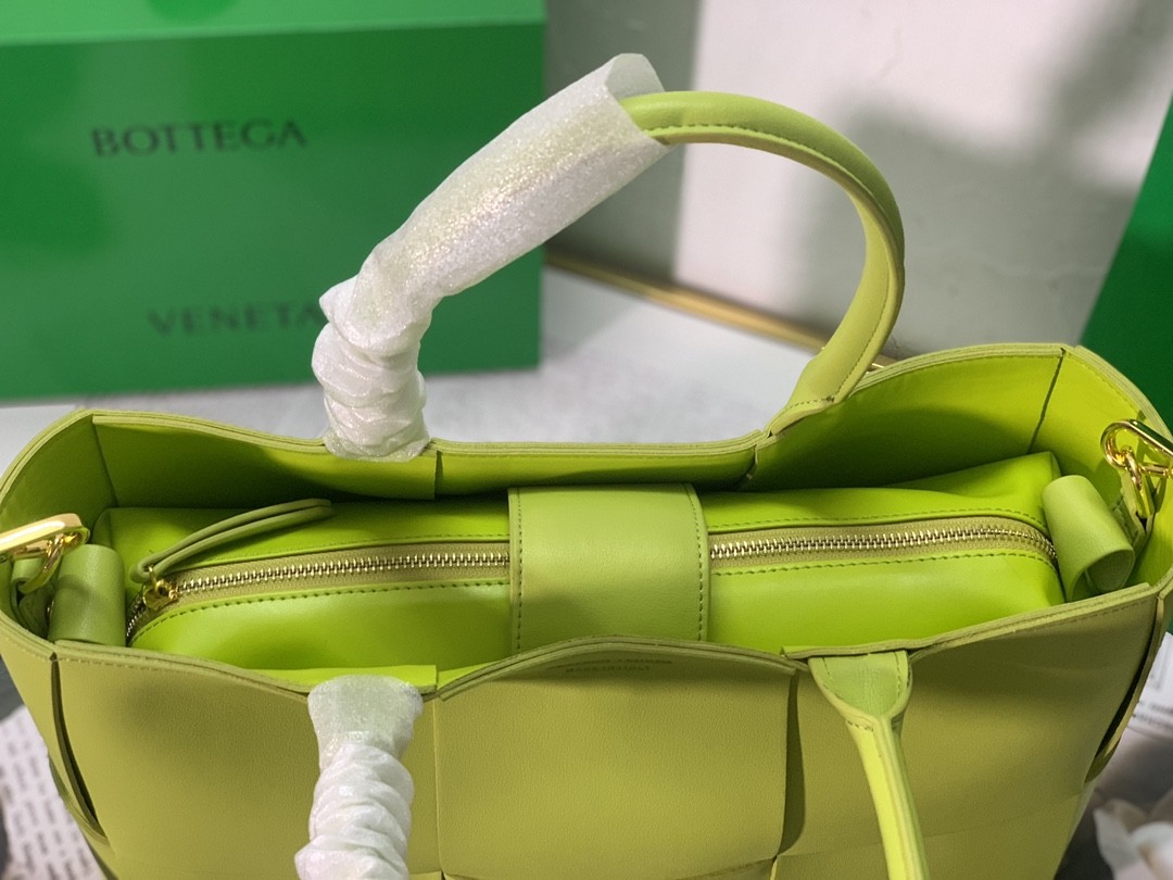 보테가베네타 토트백