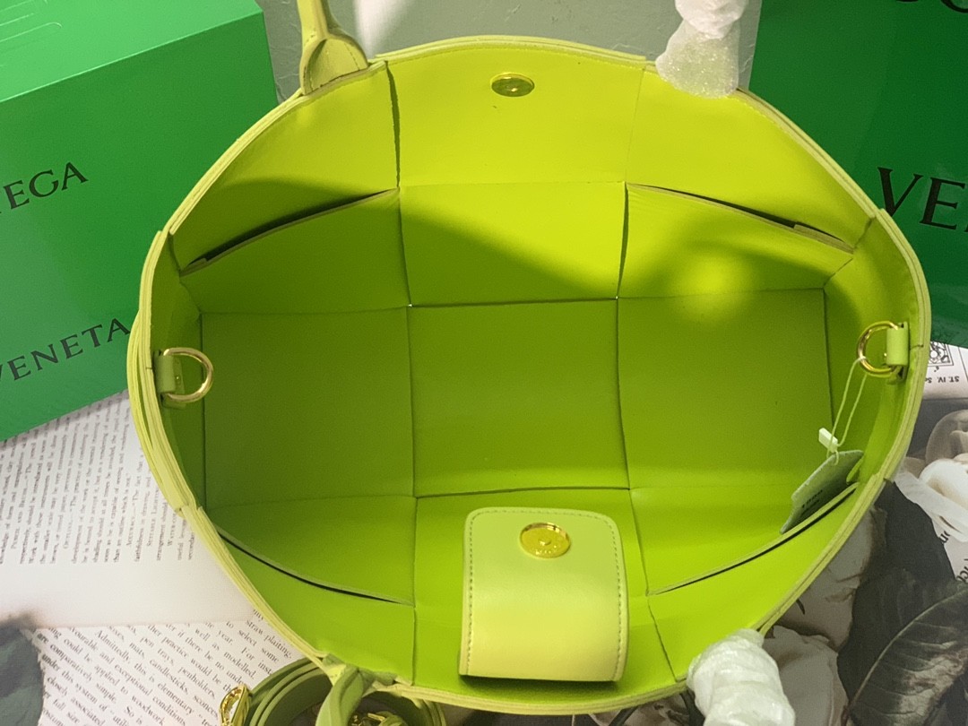 보테가베네타 토트백