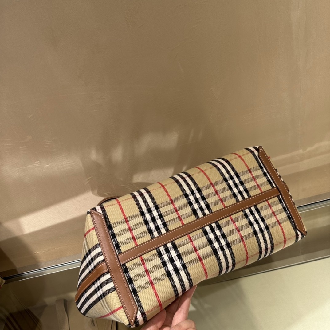 버버리 여성 스몰 런던 체크 토트백