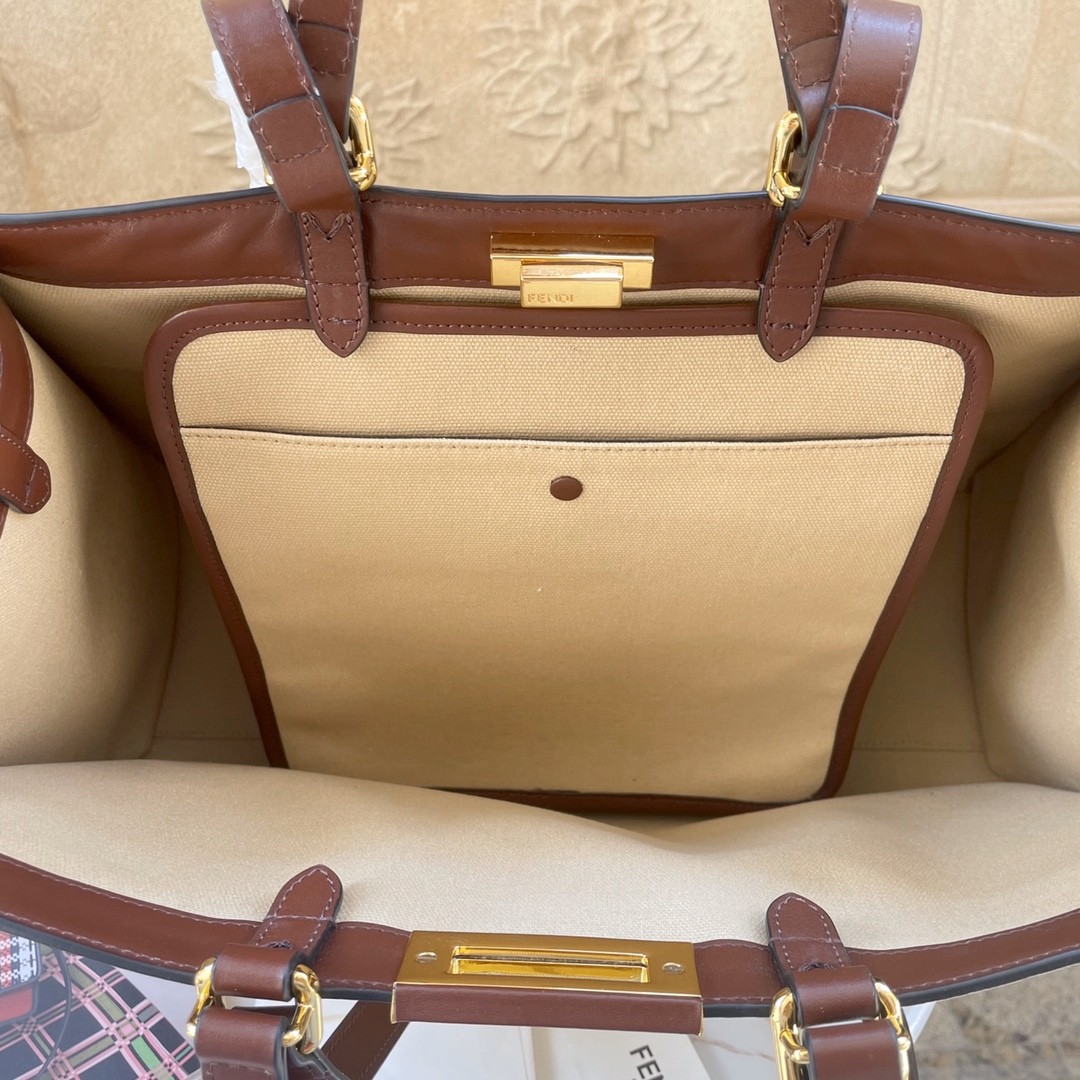 펜디 FENDI peekaboo X-tote 피카부 토트 백