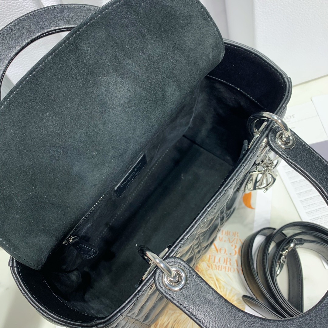 디올 레이디백 램스킨 은장 (블랙)