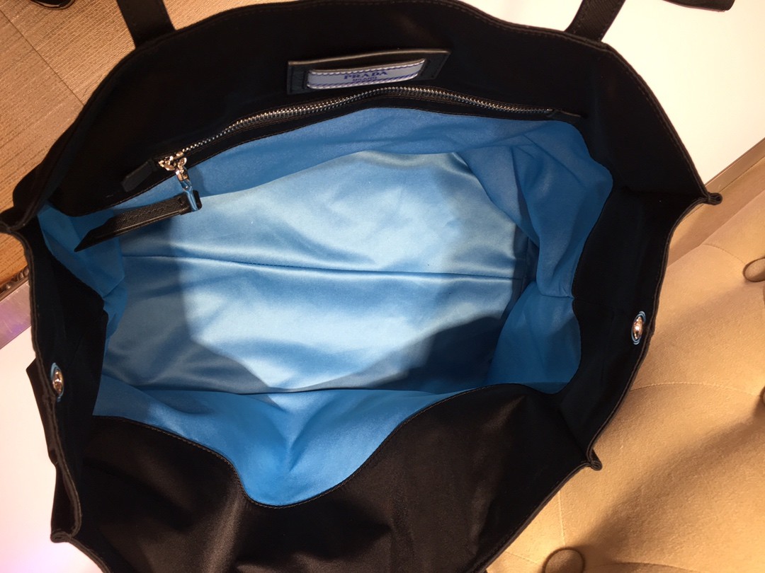 프라다 나일론 에티켓 토트백