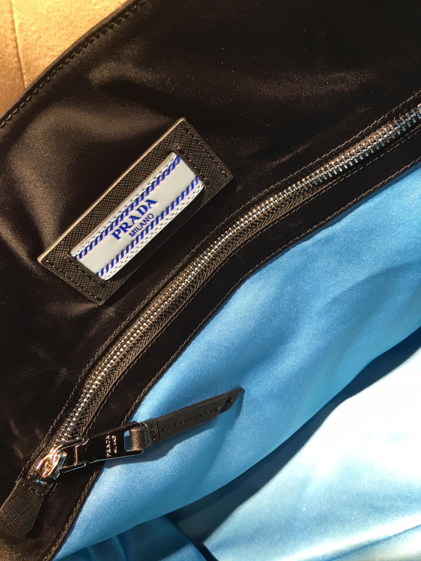 프라다 나일론 에티켓 토트백