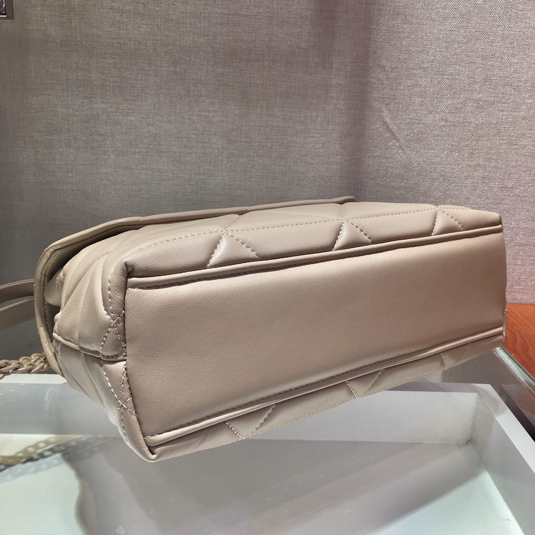 프라다 스펙트럼 나파 레더 숄더백