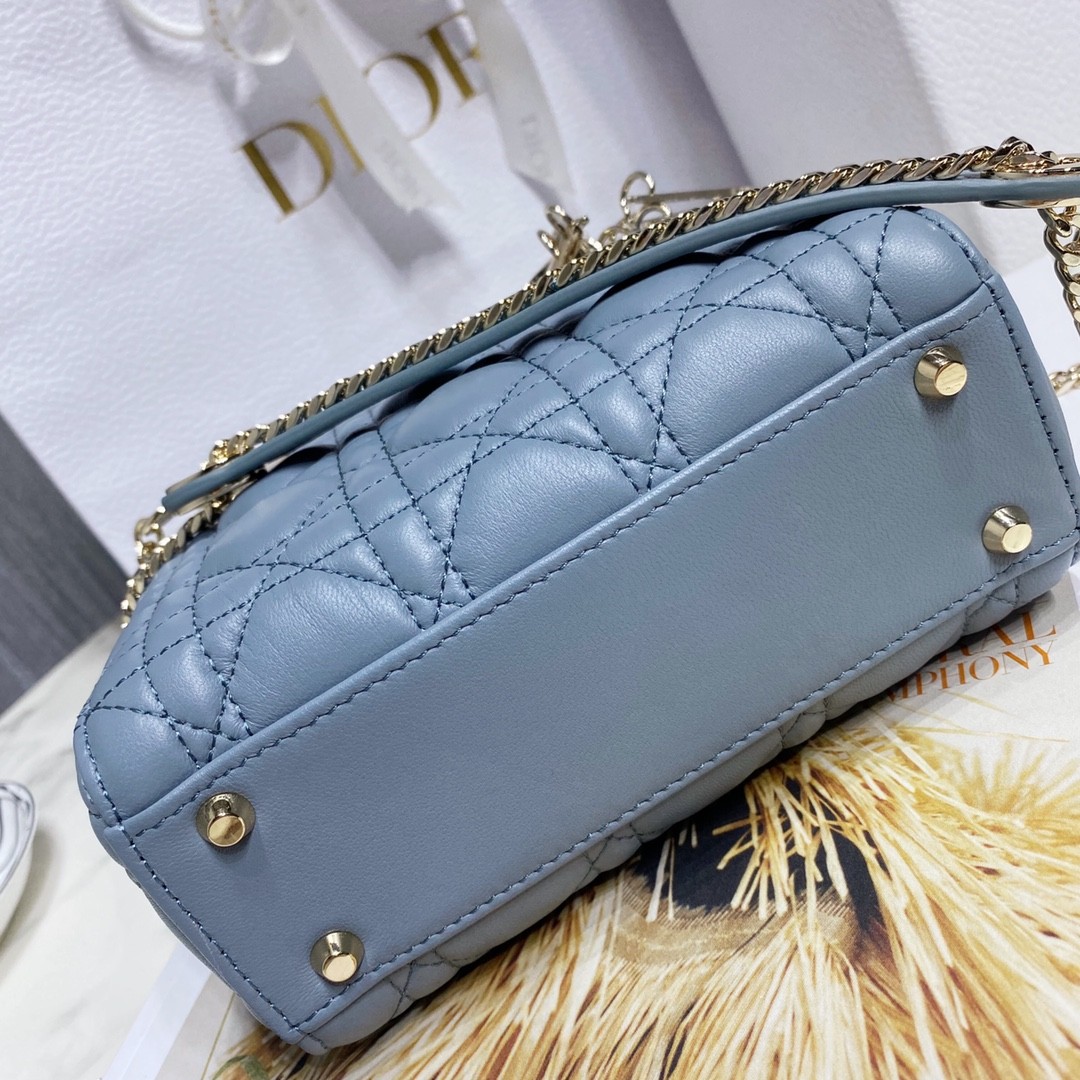 디올 레이디백 미니 램스킨 금장 (갤럭시블루)