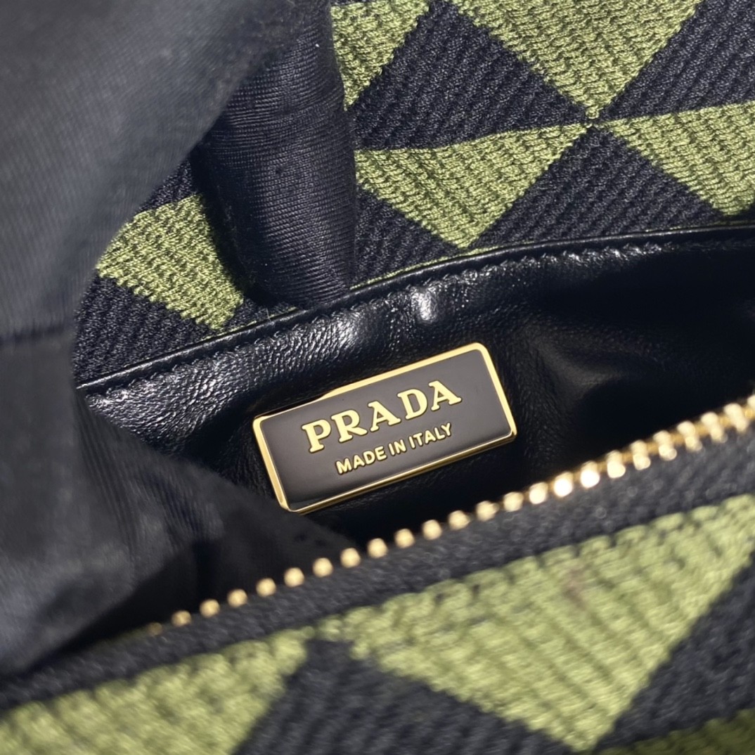프라다 PRADA 스몰 자수 패브릭 숄더백