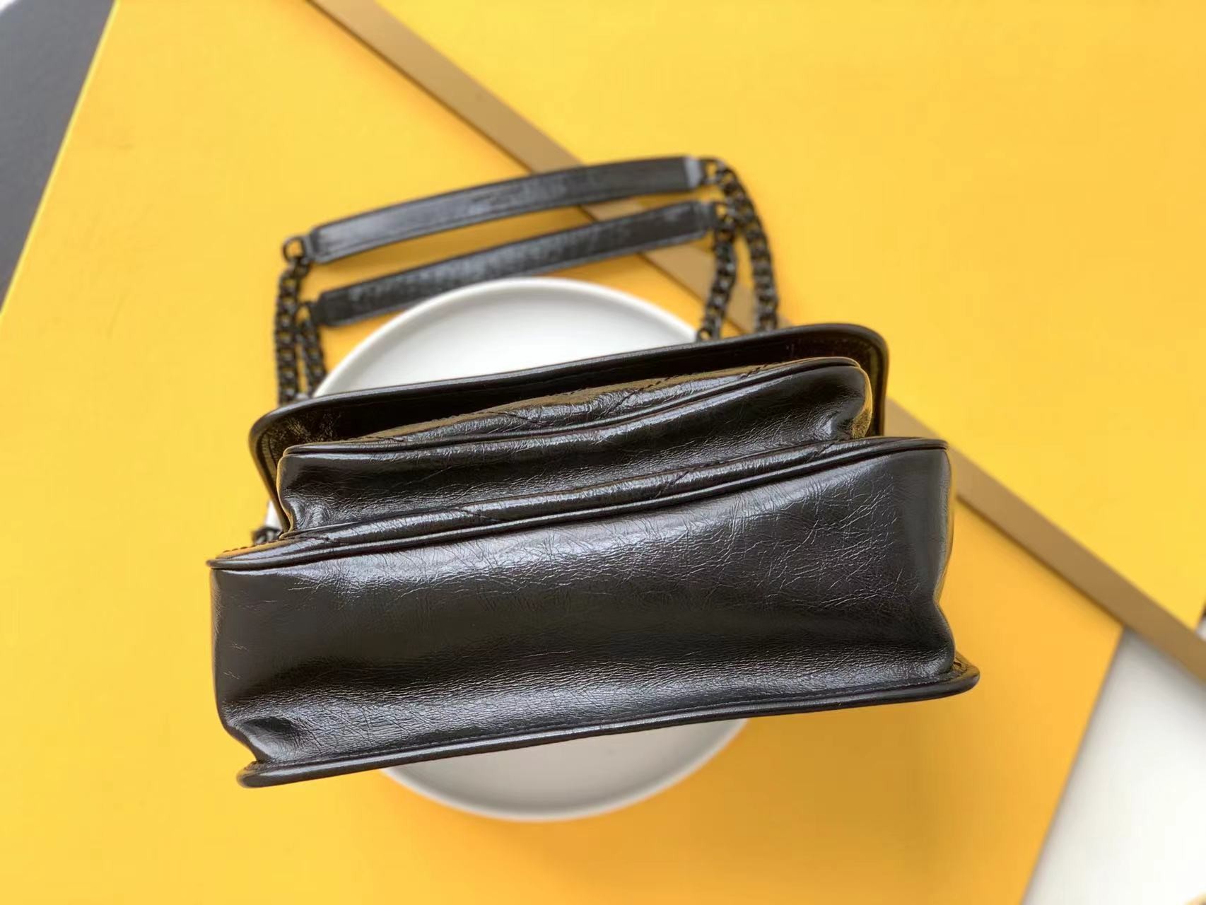 세인트로랑 YSL 모노그램 니키 체인 백