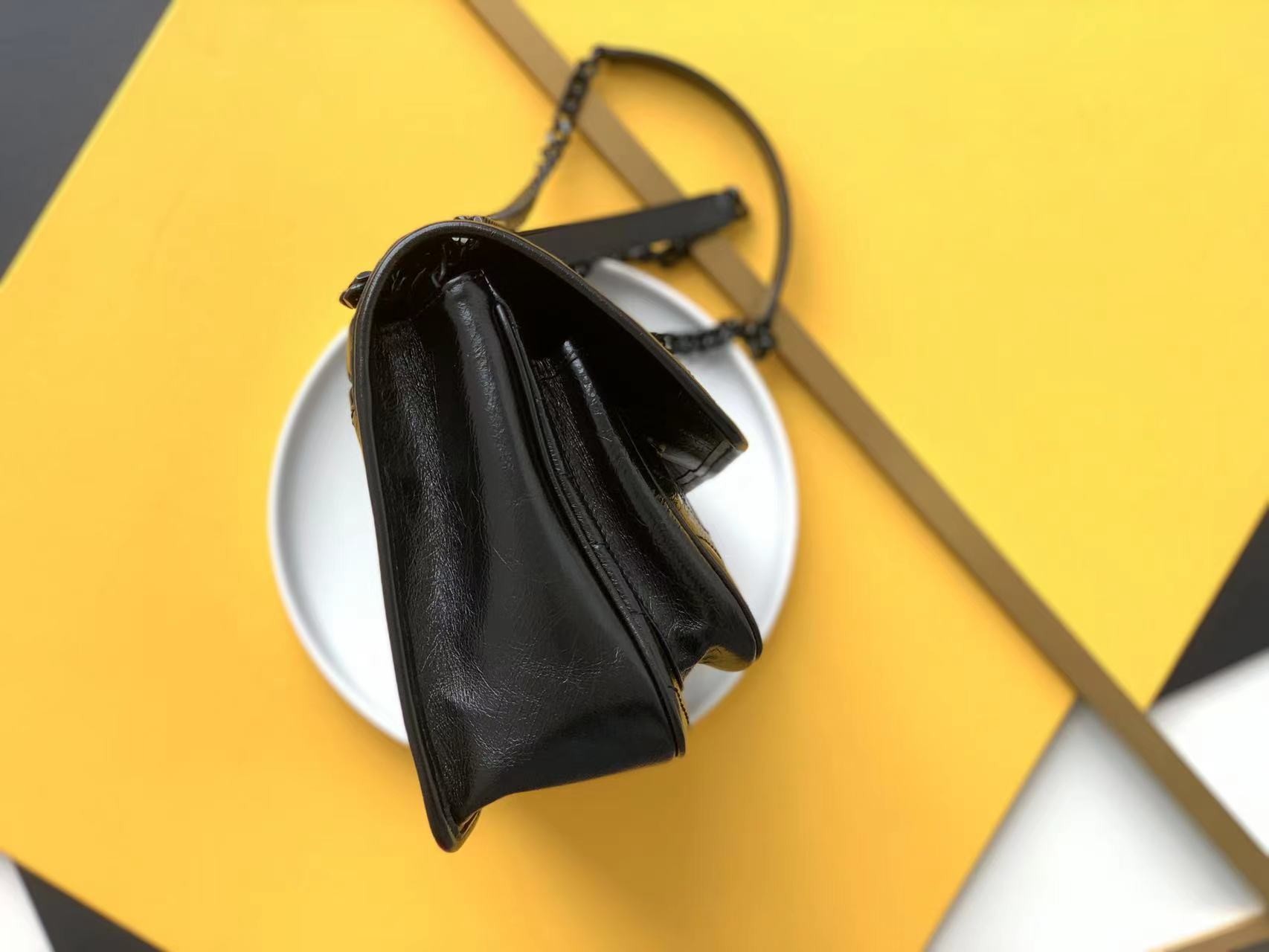 세인트로랑 YSL 모노그램 니키 체인 백