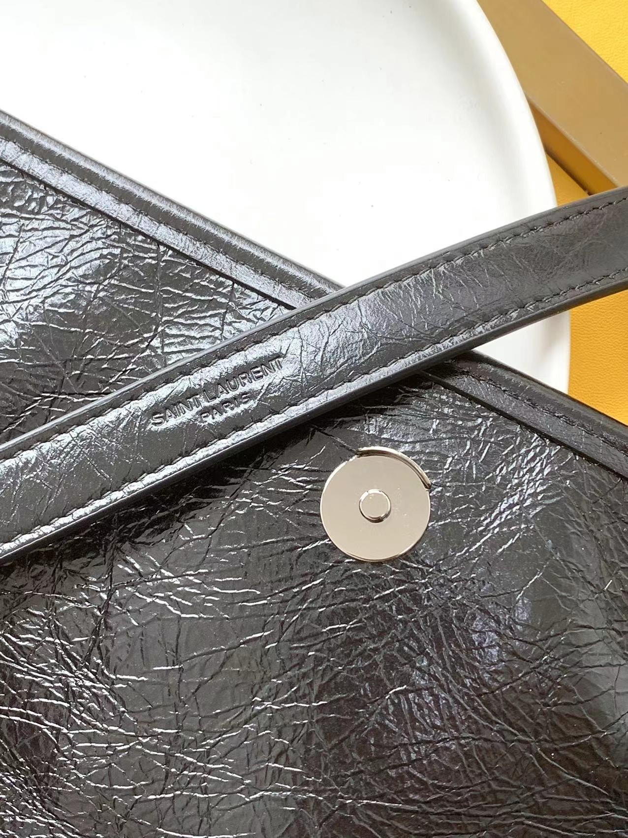 세인트로랑 YSL 모노그램 니키 체인 백