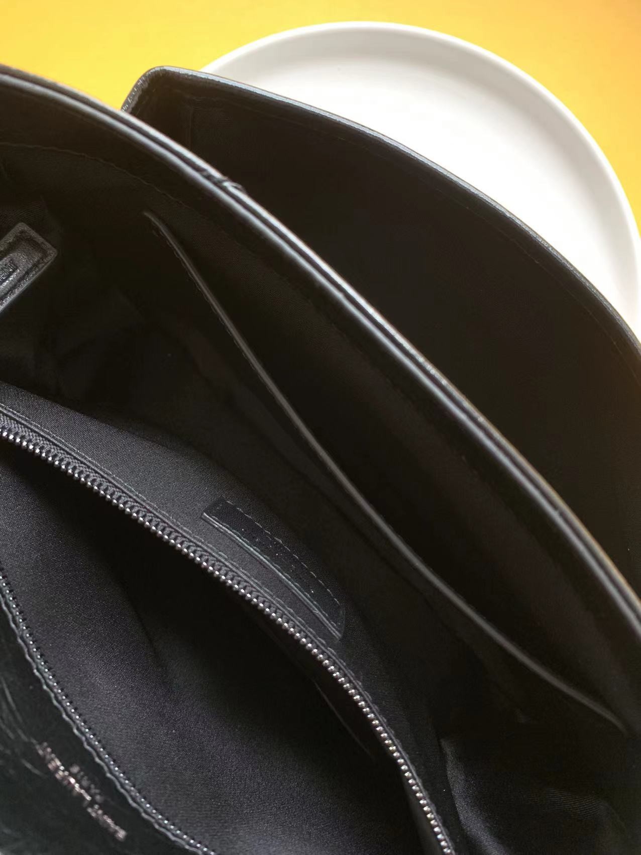 세인트로랑 YSL 모노그램 니키 체인 백