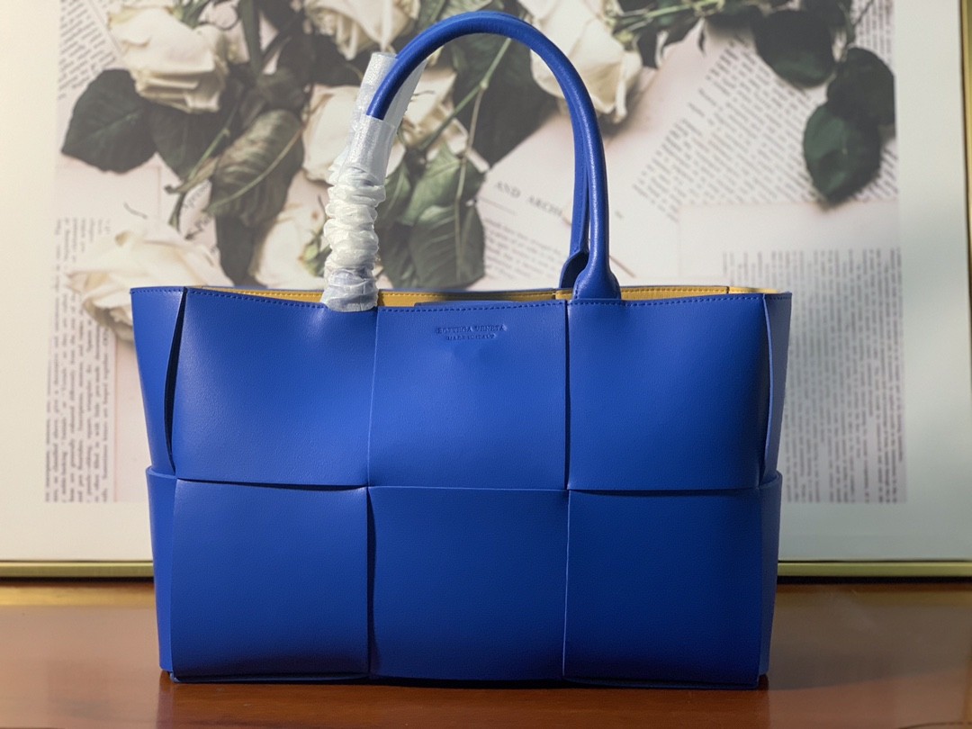 보테가베네타 토트백