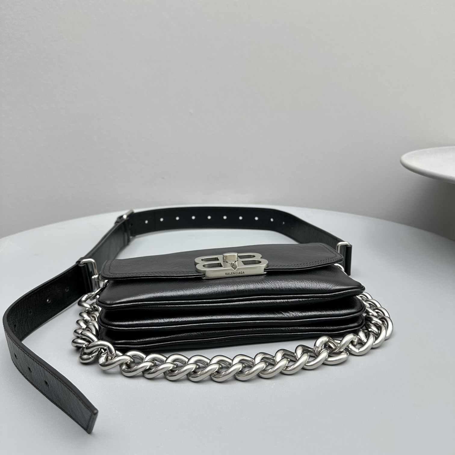 발렌시아가 BB 소프트 스몰 크로스백