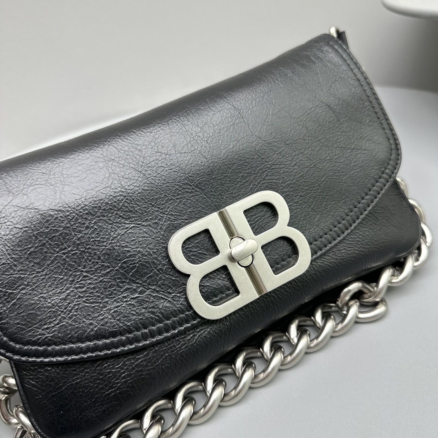 발렌시아가 BB 소프트 스몰 크로스백