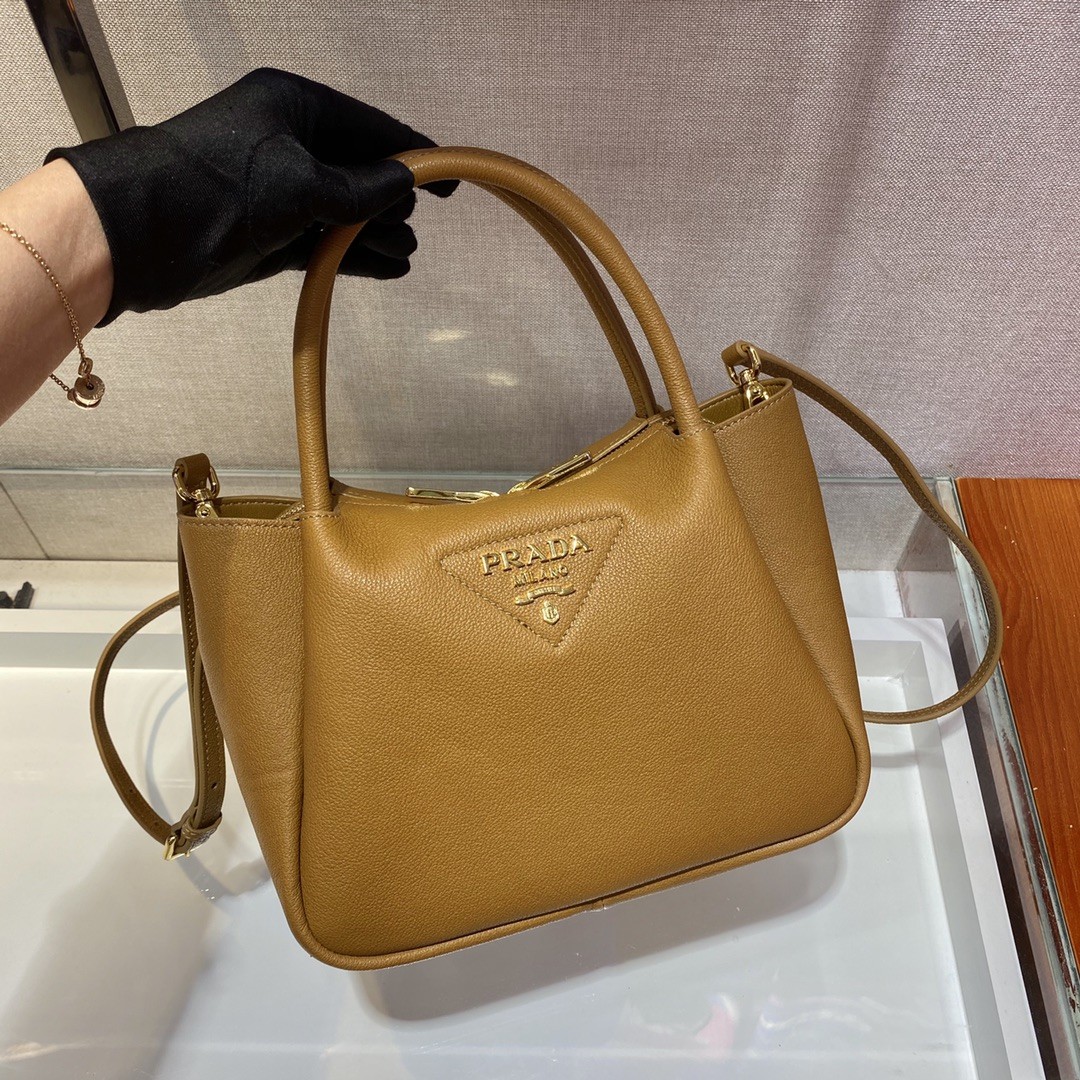 프라다 가죽 로고 토트백