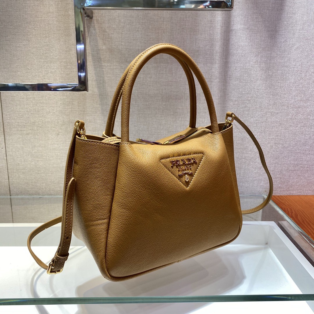 프라다 가죽 로고 토트백