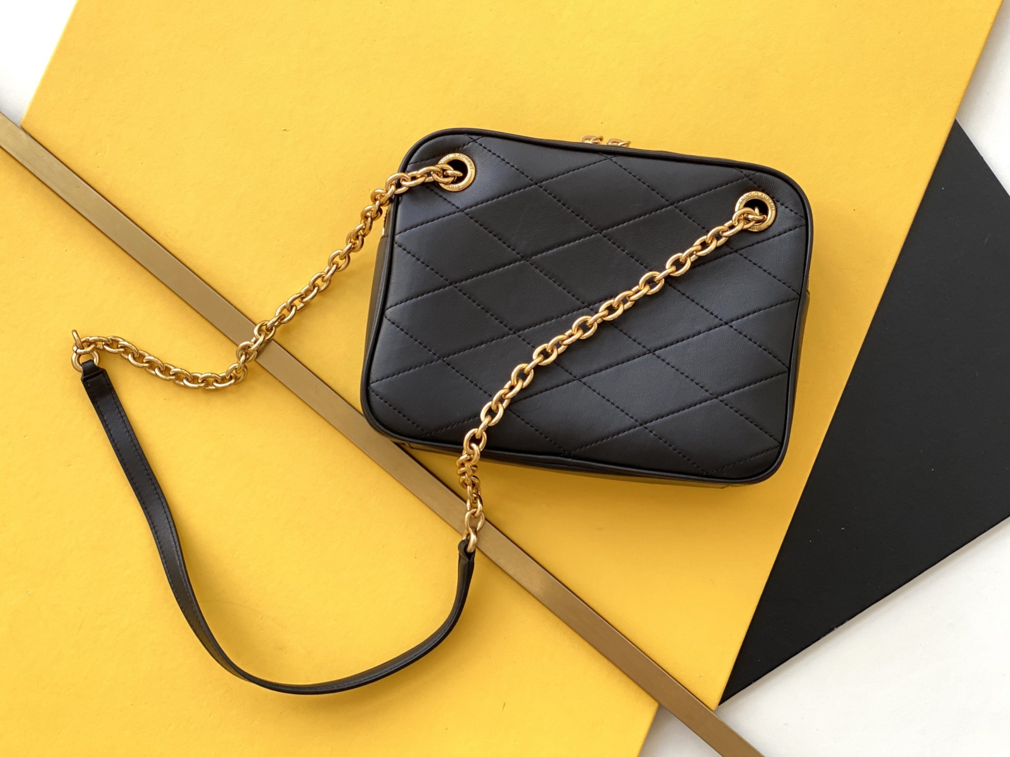 세인트로랑 르 메일론 숄더백 (블랙)