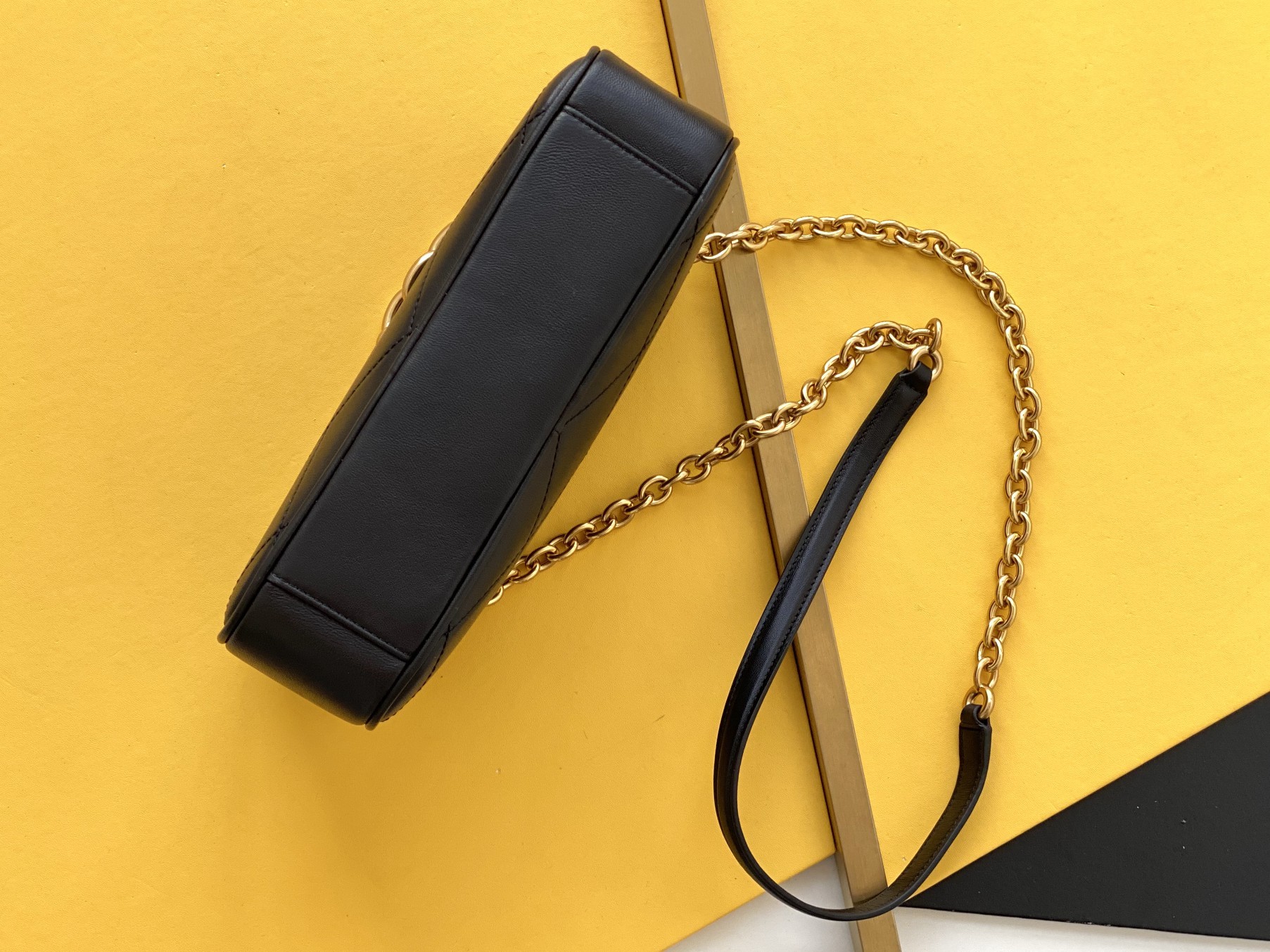 세인트로랑 르 메일론 숄더백 (블랙)