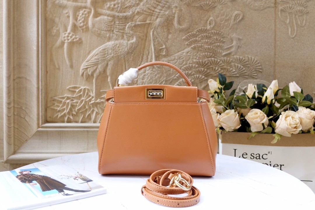 펜디 FENDI 피카부 토트 백