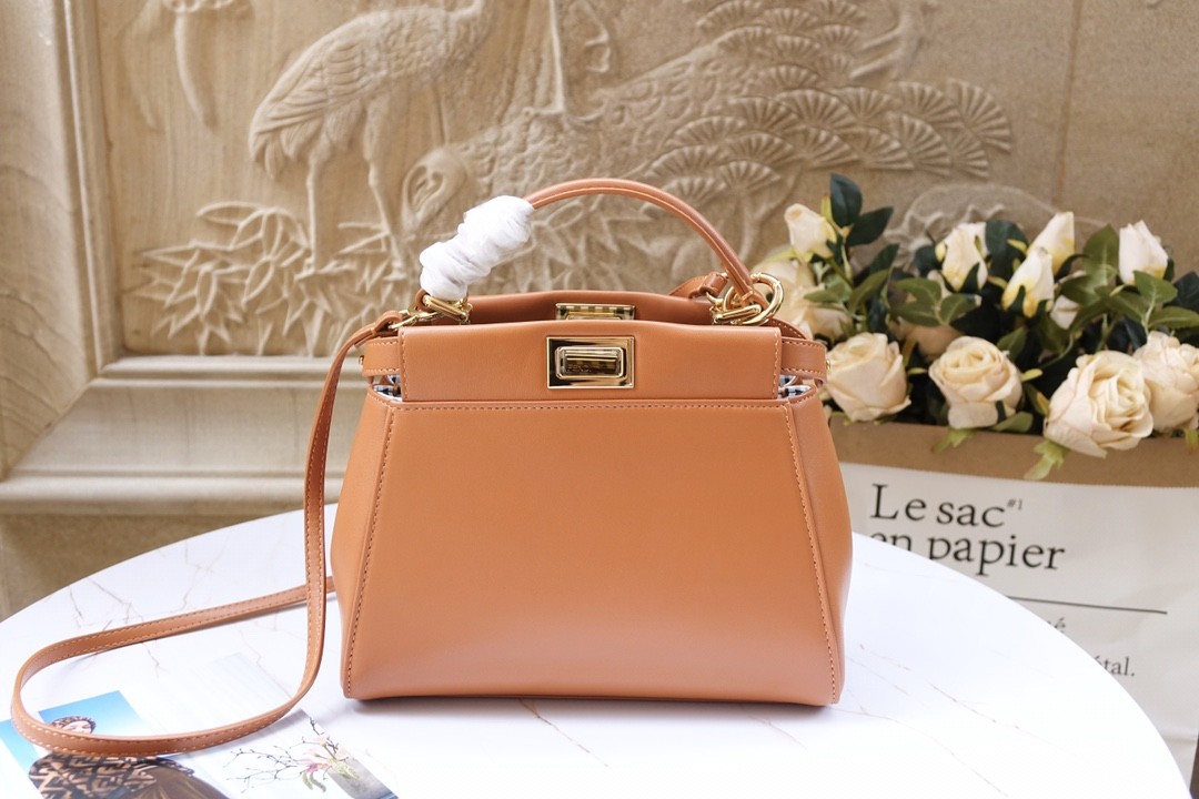 펜디 FENDI 피카부 토트 백