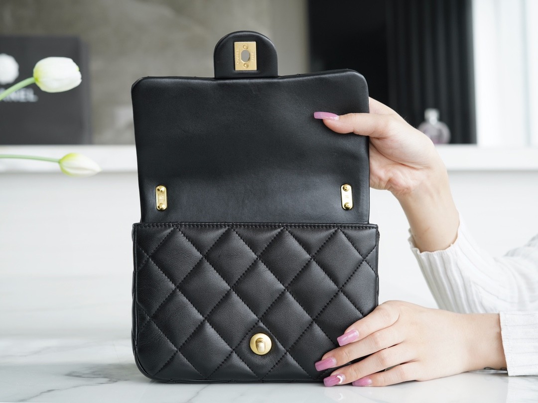 샤넬 22시즌 빅체인 플랩백 스몰 (팬더샵)