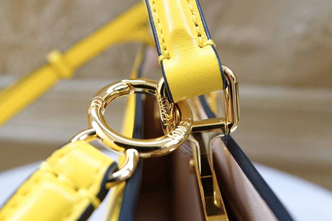 펜디 피카부 토트백