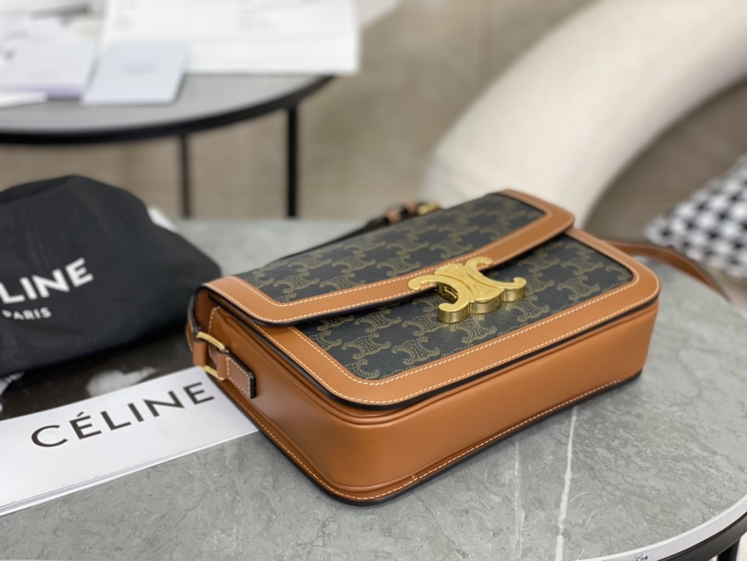 [CELINE-셀린느] 클래식 트리옹프백 - 트리옹프 캔버스 & 카프스킨 탠 [백경]